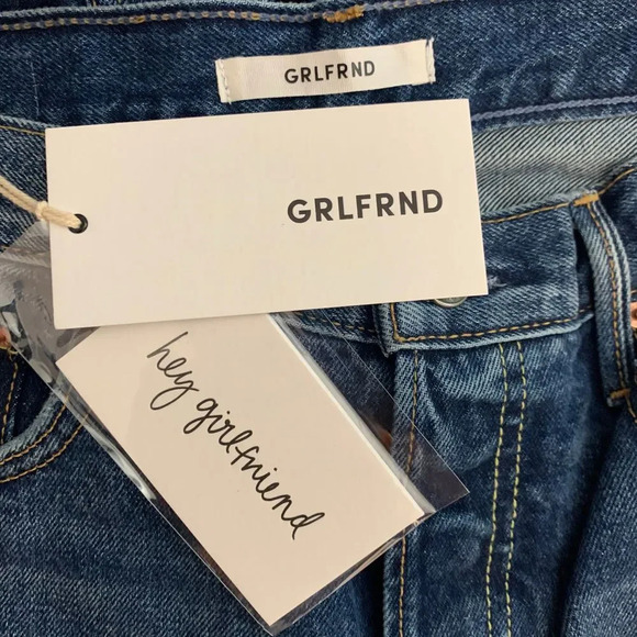 GRLFRND Tatum Crop Flare Jeans in‎ Only Lies Wash - Picture 9 of 11